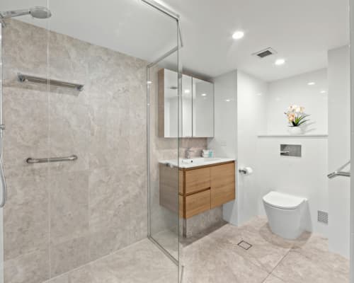 pacific-regis-deluxe-unit-44-(8)