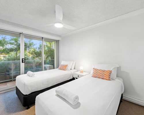 unit-1-pacific-regis-burleigh-heads-accommodation(2)